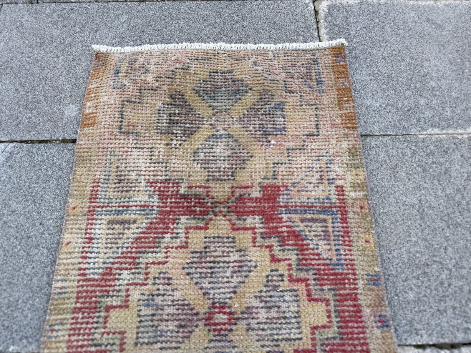 1.4×3 ft Small Vintage Turkish Rug Red Medallion Hand-Knotted Boho Accent Mat