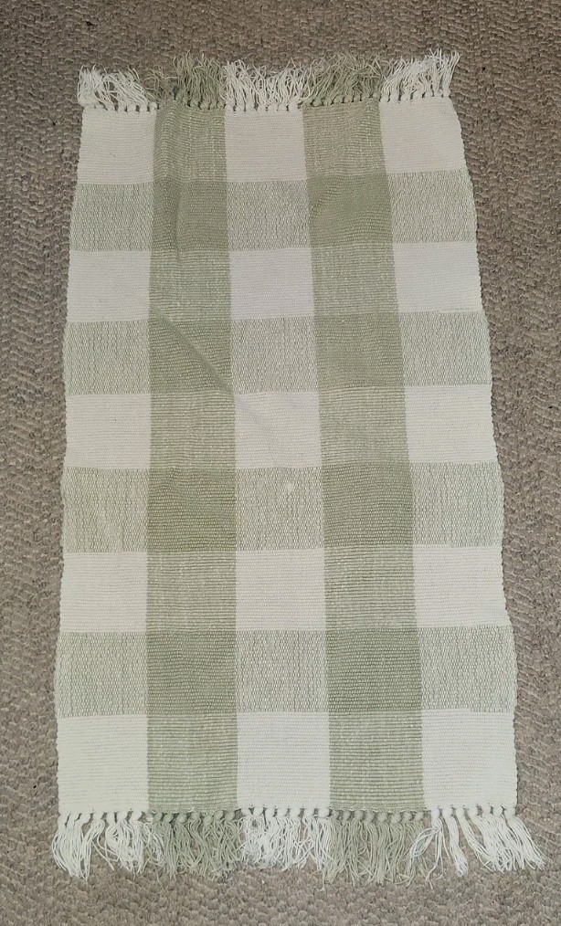36×18 Green & White Throw Area Rug Tassel Edge Checker Board Pattern Bound