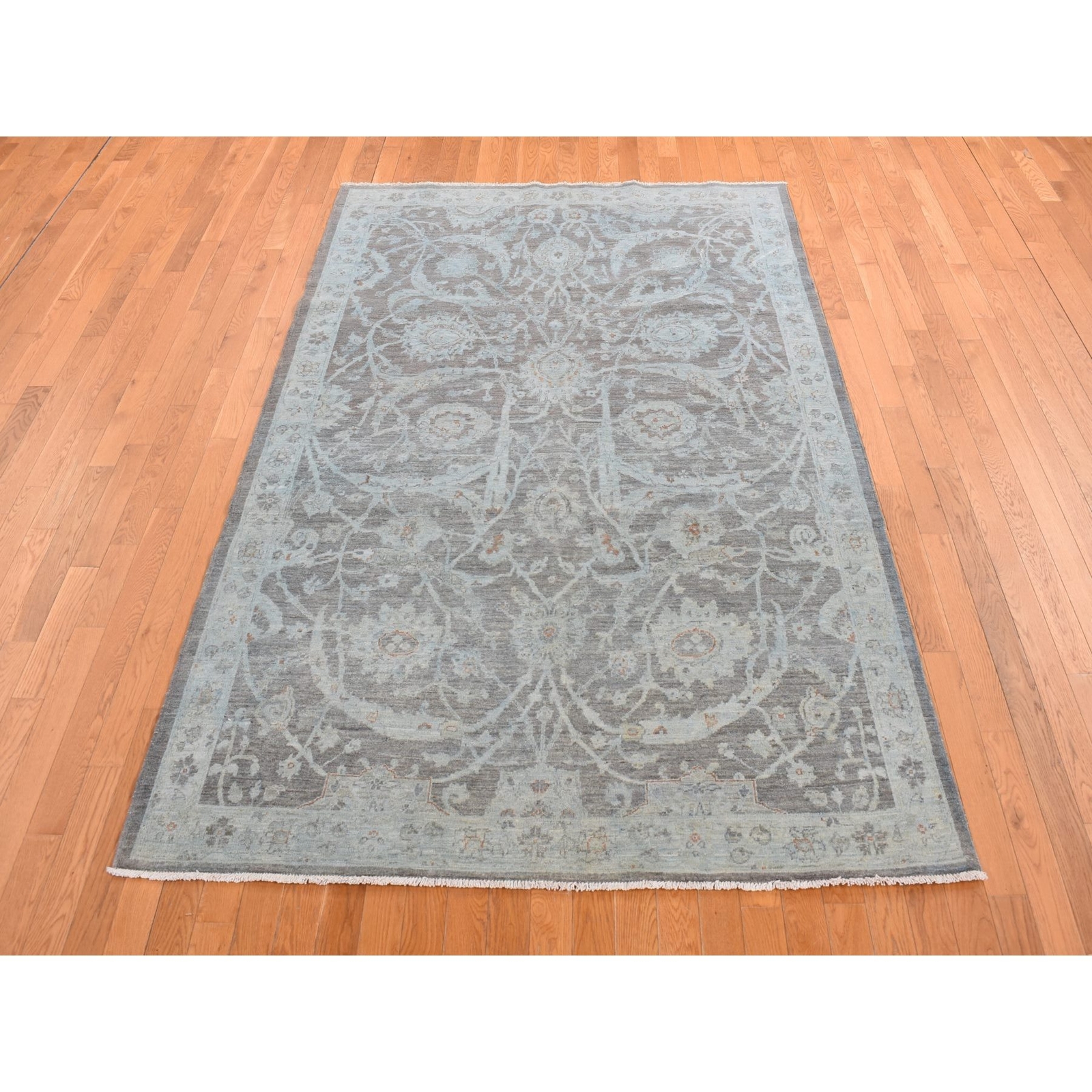 5’9″ x 9′ Arctic Blue Silver Wash Peshawar Hand Knotted Pure Wool Rug R80917