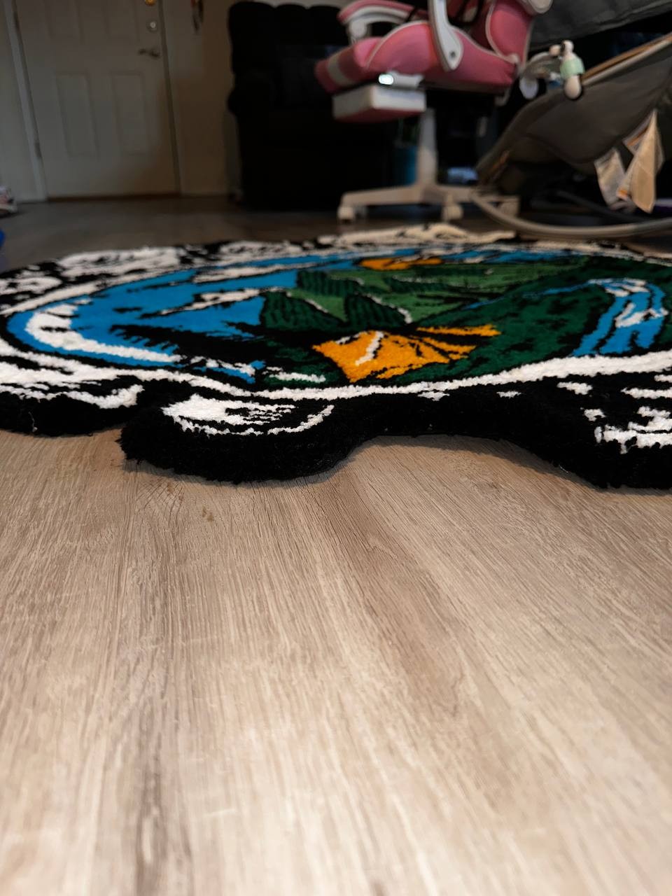 Unique Handmade Rug – Astronaut Helmet Design (47×49 inches)