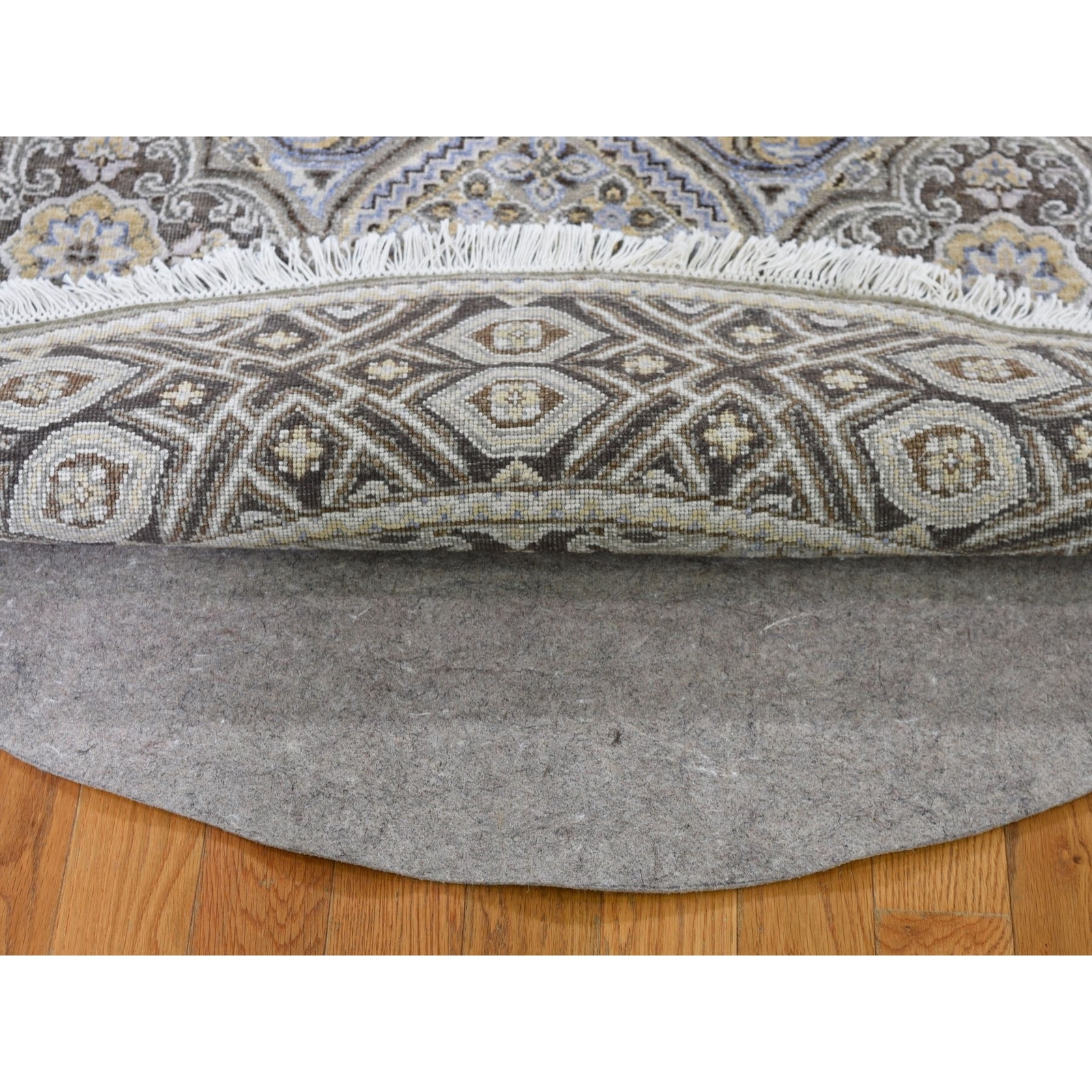 5’1″x5’1″ Textured Wool and Silk Mughal Inspired Round Hand Knotted Rug R66718