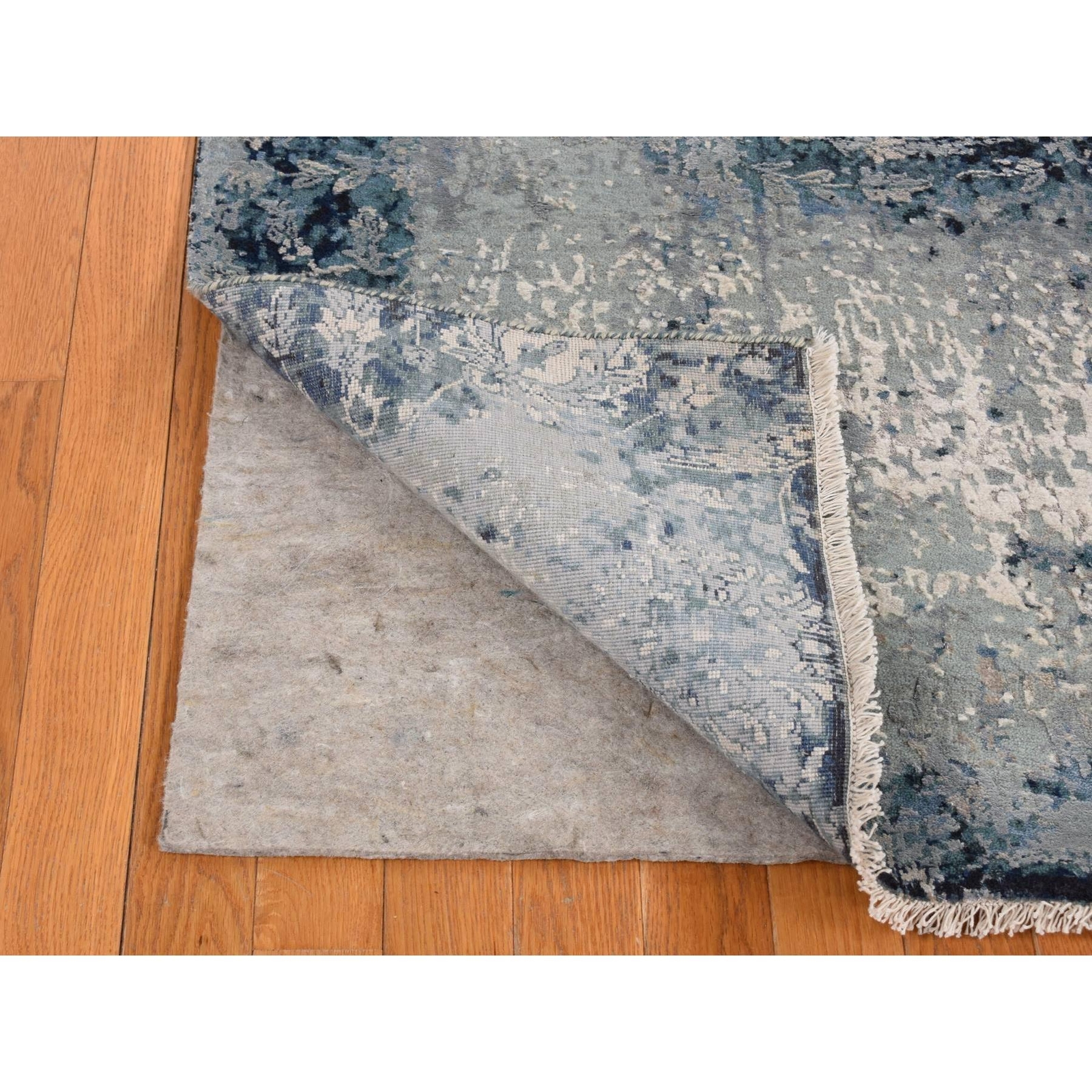 6’1×9’1″ Blue Zoroastrian Tebraz Broken Design Wool/Silk Hand Knotted Rug R80938